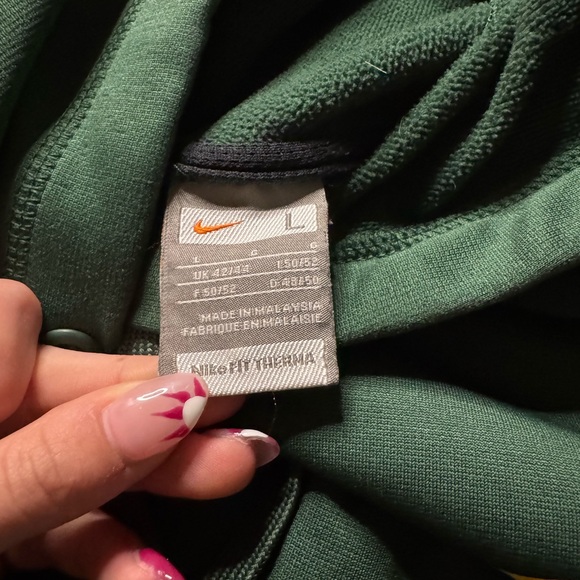 Men’s green Nike hoodie - Picture 4 of 4